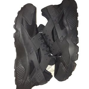 Triple Black Huarache
